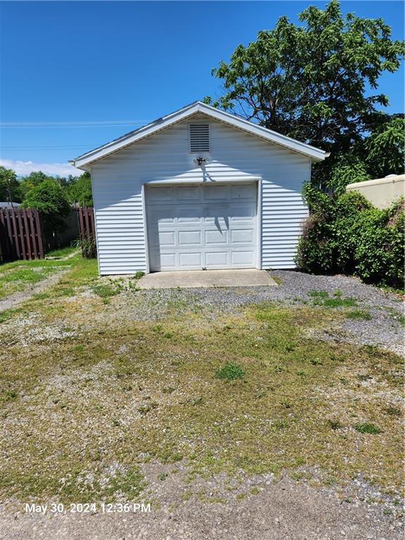 736 N Main Property Photo 44